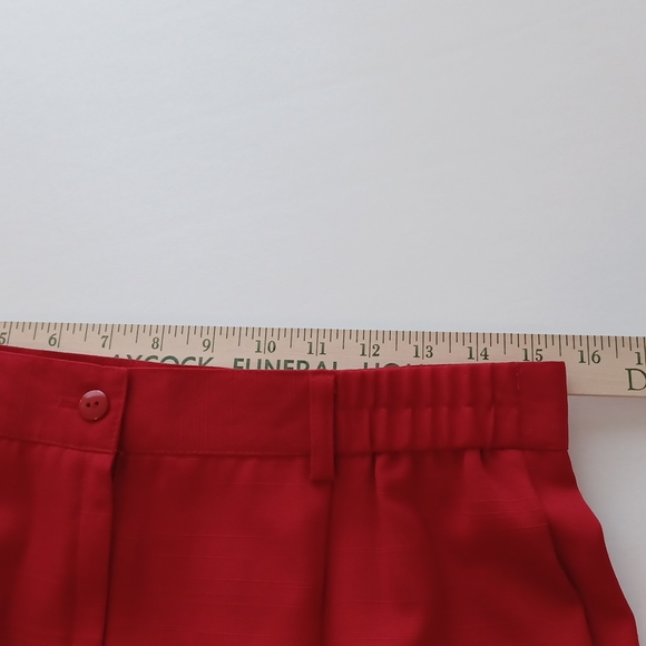 Requirements petite red lined pleated skirt size 14 petite zipper closure - Picture 5 of 8